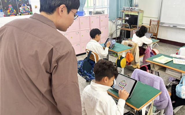 聽見土地的聲音．看見文化的色彩： 跨域美感課程傳承原住民族文化之美