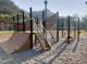 苗栗縣開礦國小打造共融性兒童遊戲場，並鋪設沙地，讓各年齡層的兒童找到不同的遊戲趣味
