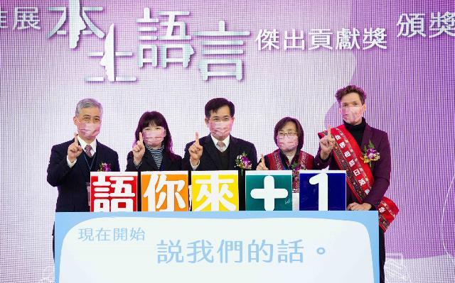 翁方纲1784年行书「后六君子图歌」 手卷- 书画名家- 心正教育