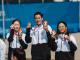（附件照片3）(左起)許嬿樺、林明靜、羅苡瑄展示複合弓女子團體銅牌。