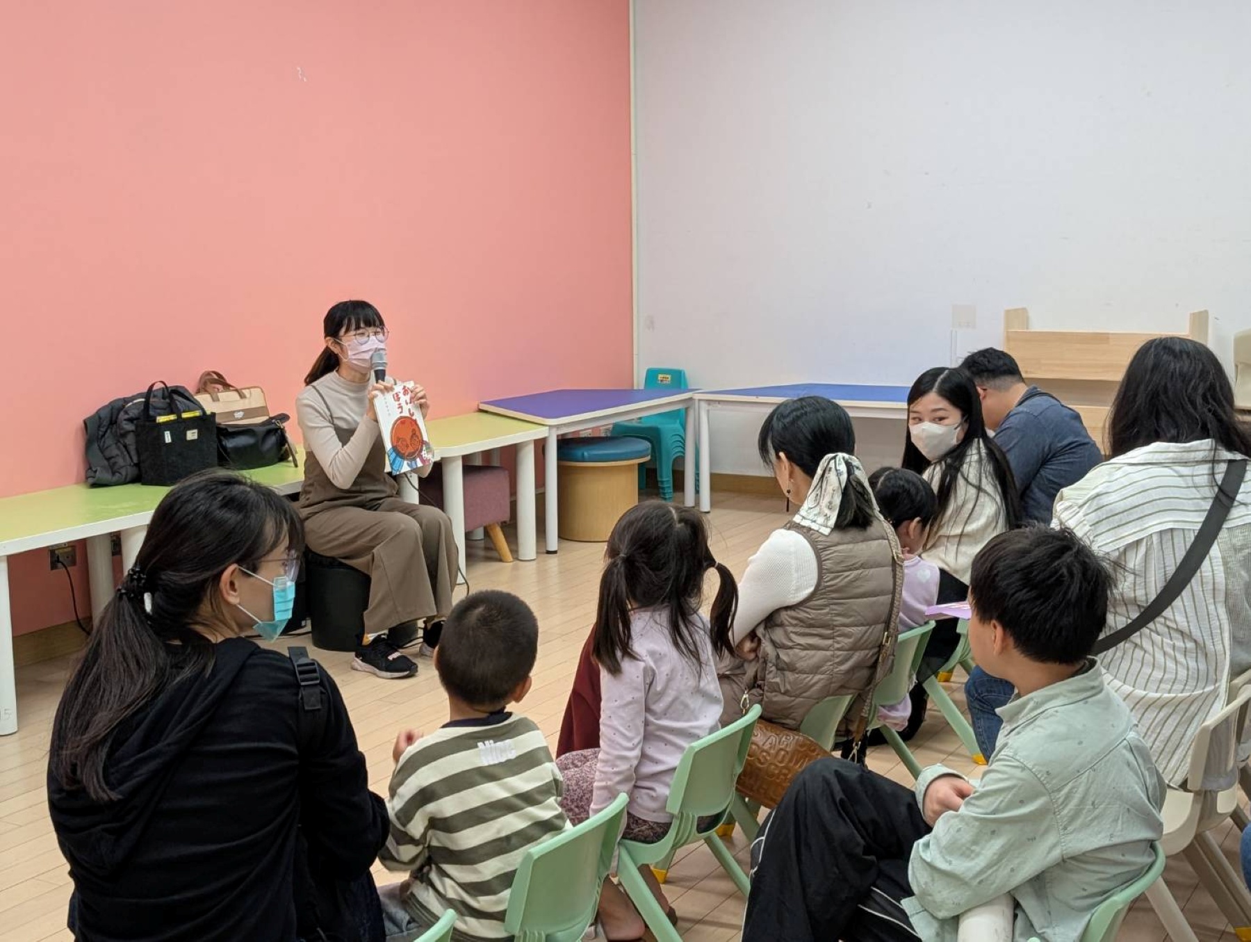 國立公共資訊圖書館老師帶來可愛的日文故事_大圖