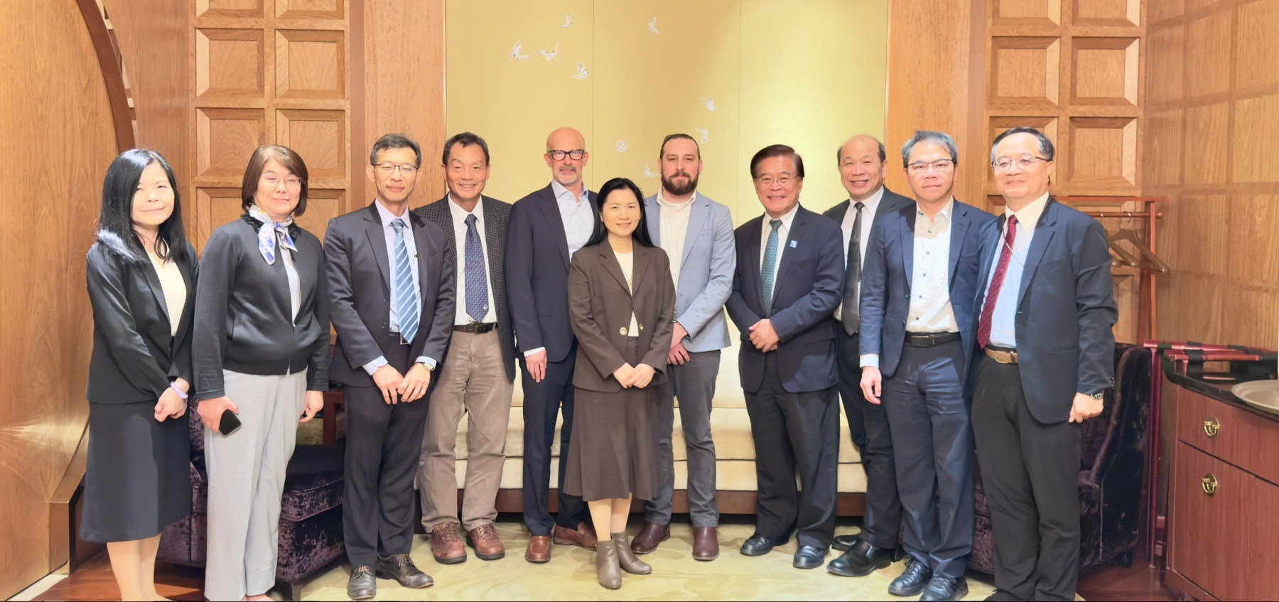 教育部國際及兩岸教育司李毓娟司長宴請美國賓夕法尼亞理工學院副校長Anthony Pace 與國際長 Patrick Marty一行2人_大圖