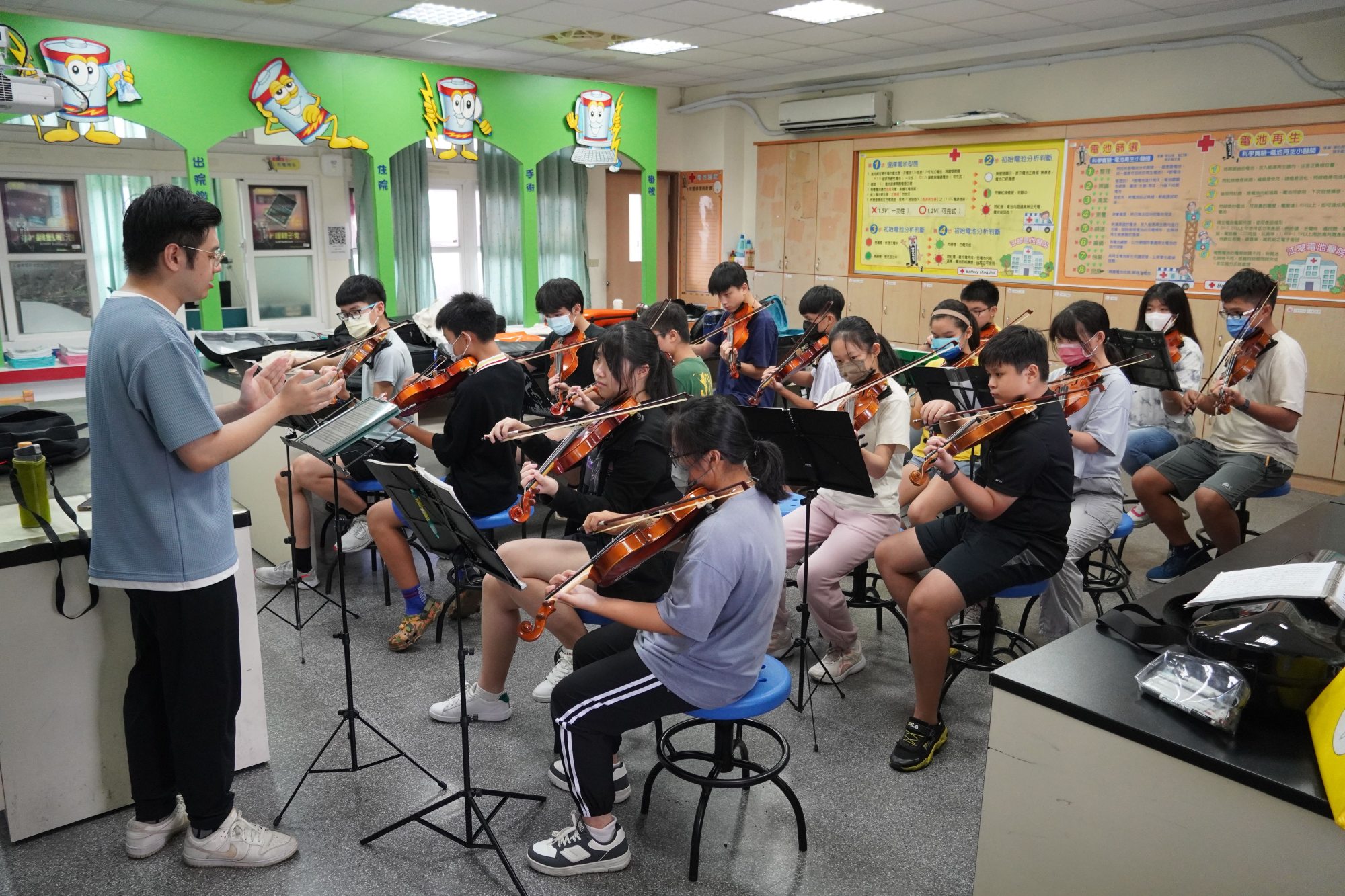 《Sistema Taiwan 愛樂種子公益音樂教育計畫》公益提琴課程2_大圖