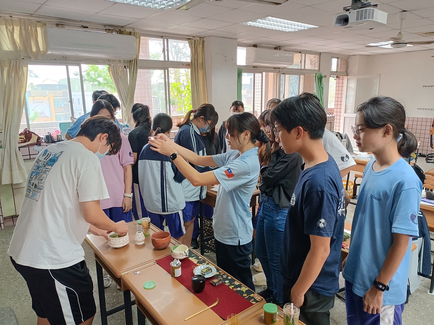 日語合作夥伴青山小姐於國立鳳新高級中學介紹日本茶道文化_0_大圖