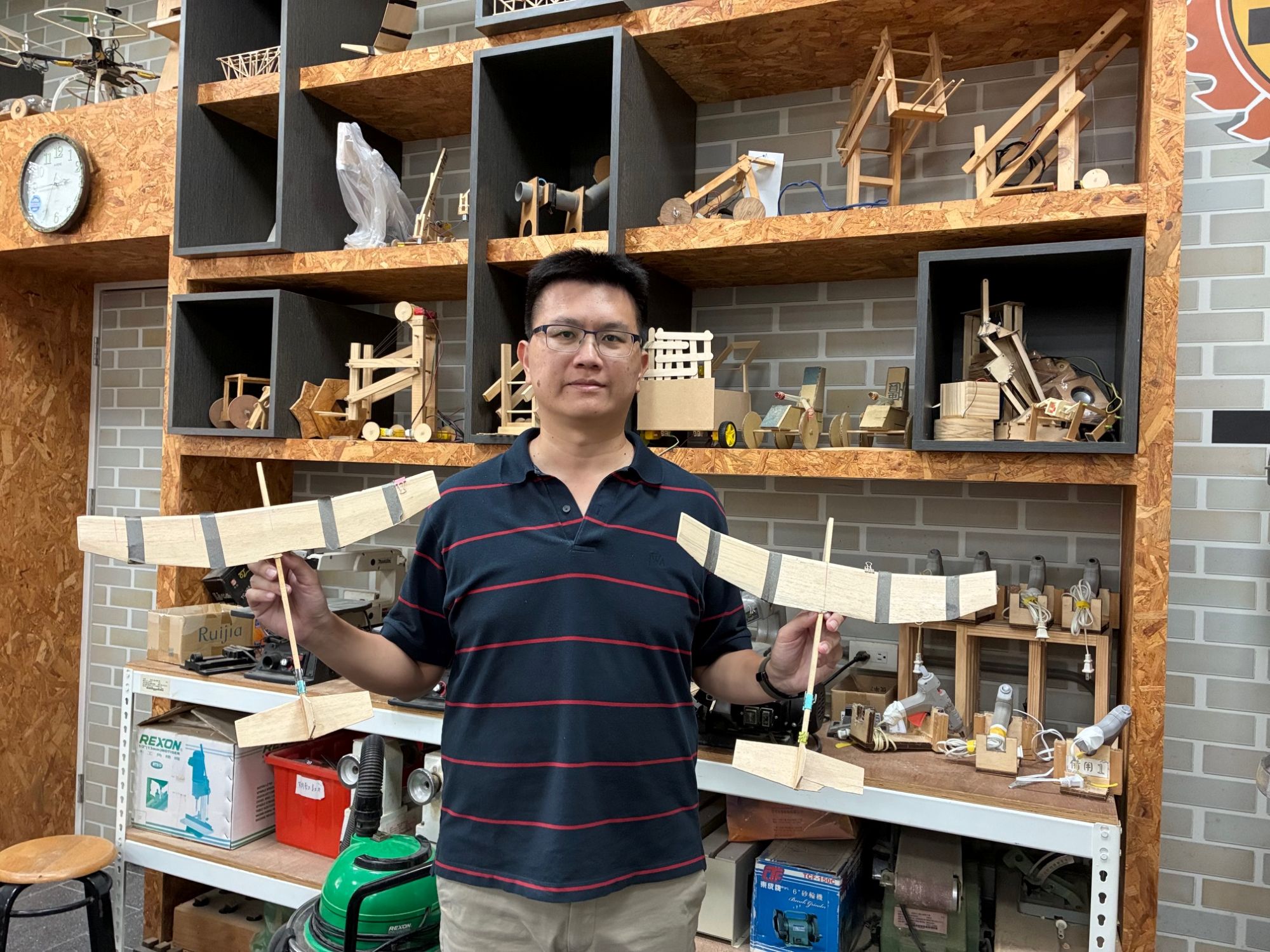 高雄市立鳳山國中教務主任方冠中_0_大圖