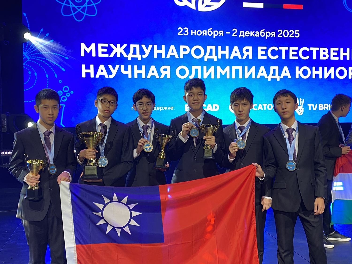 左起：蕭睿希、康睿騰、林鈺洋、馬宇辰、潘又睿、姜翔_大圖